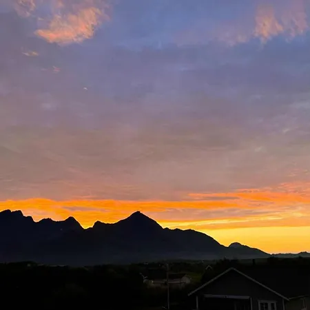 Modern Townhouse In Lofoten Vakantiehuis