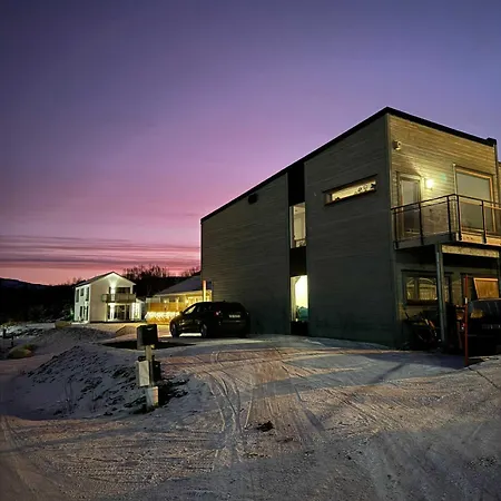 Modern Townhouse In Lofoten